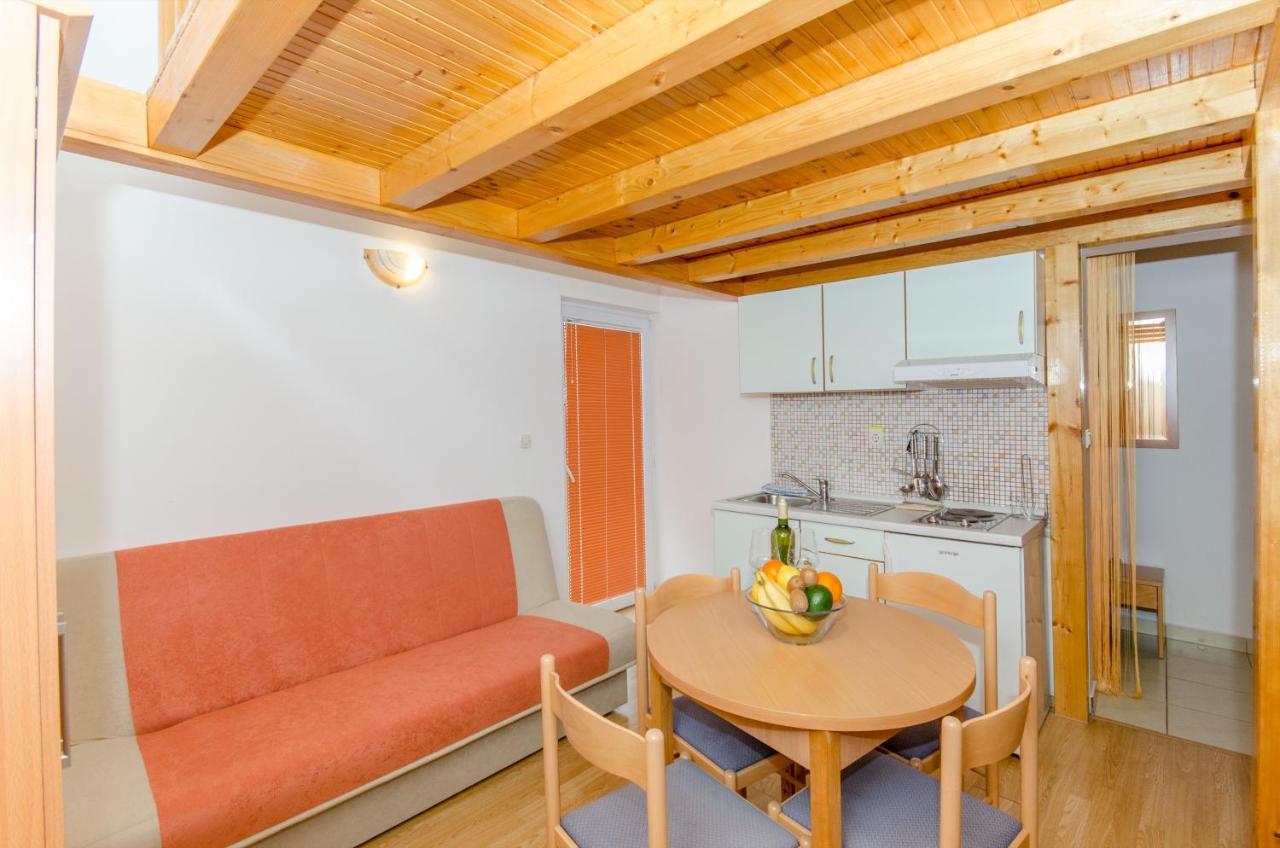Knezovicapartments Živogošće エクステリア 写真