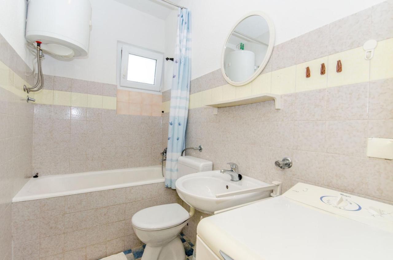 Knezovicapartments Živogošće エクステリア 写真
