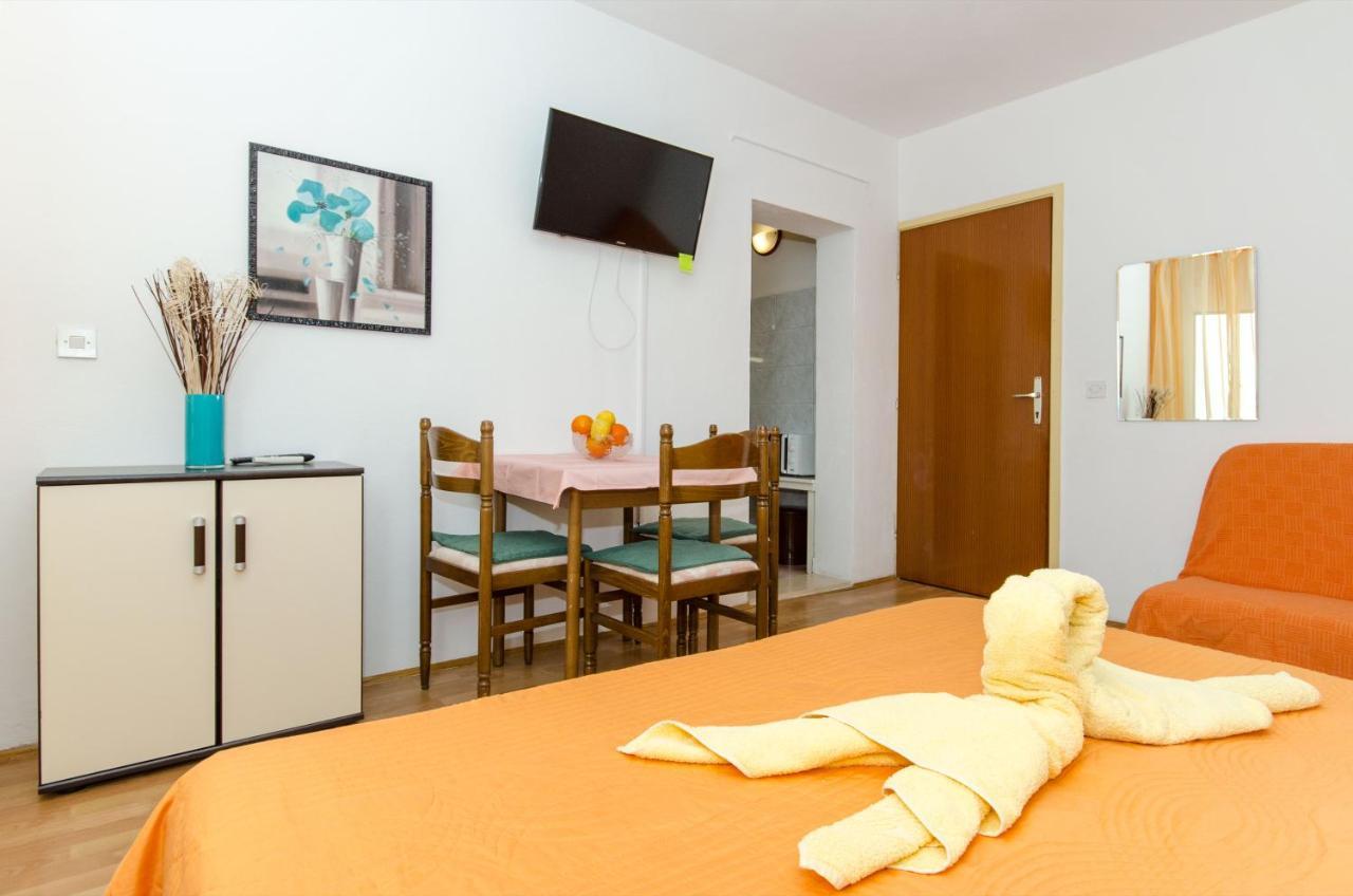 Knezovicapartments Živogošće エクステリア 写真
