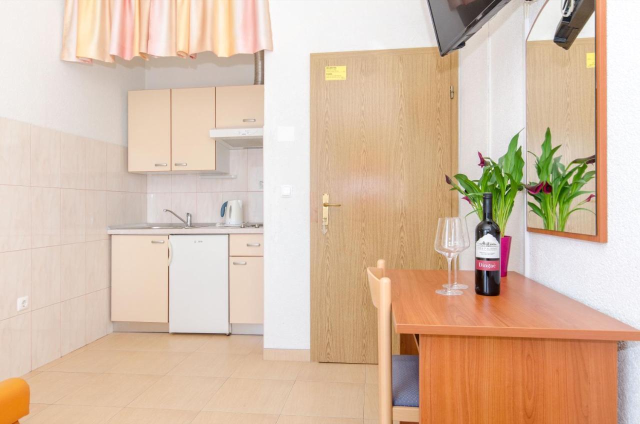 Knezovicapartments Živogošće エクステリア 写真